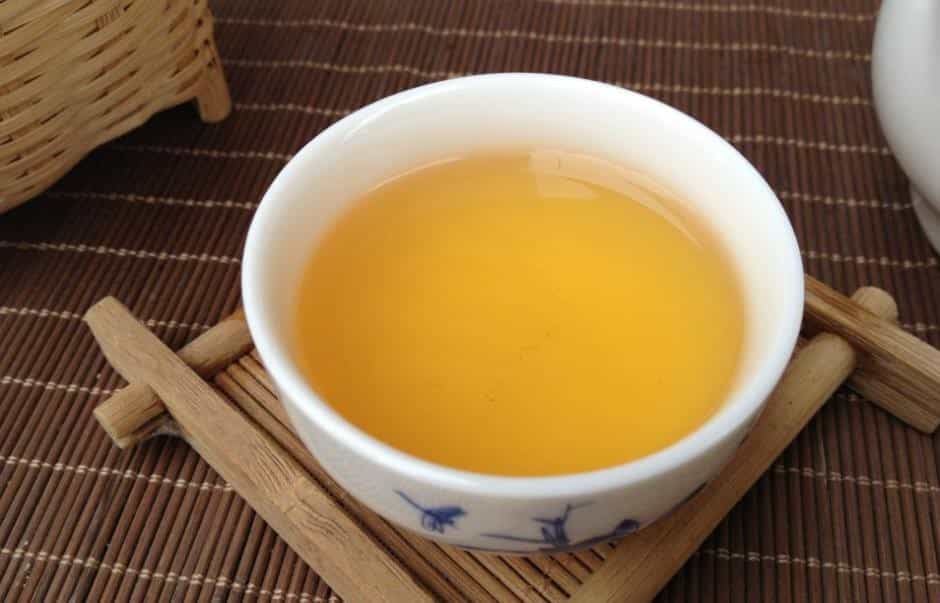 正山金骏眉的茶汤偏红色茶汤