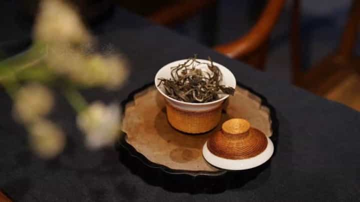 普洱茶的醒茶方法，干醒和湿醒