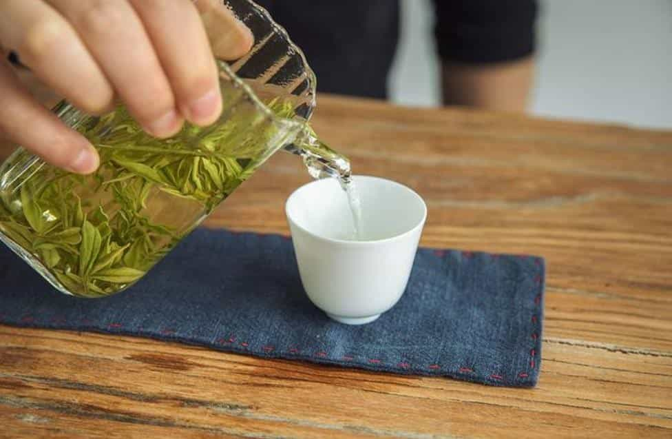 泡茶用保温杯好还是玻璃杯好