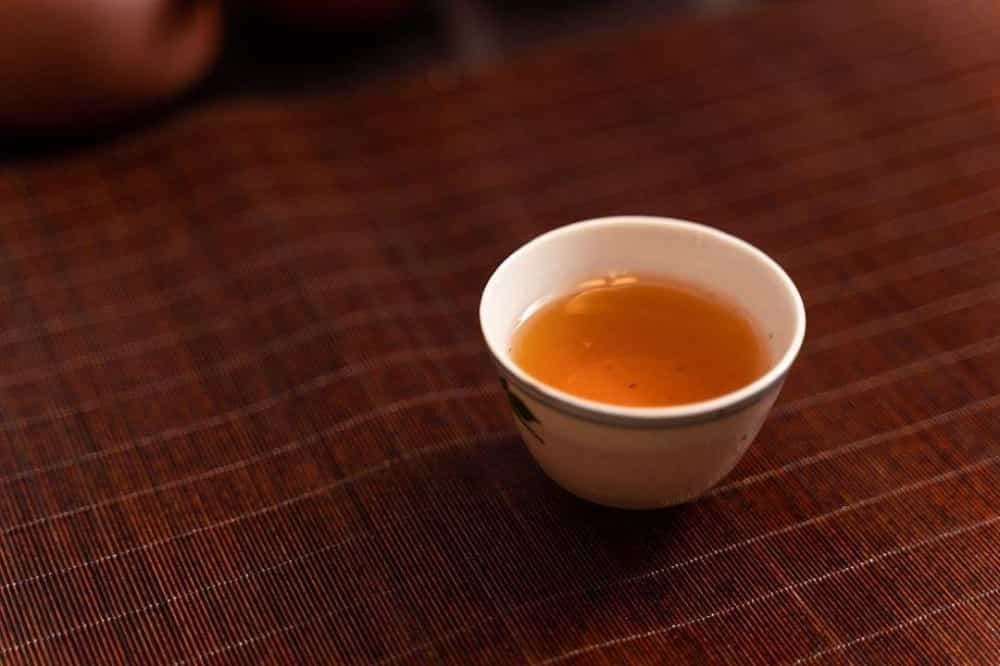 与一盏茶香结缘，不扰清浅，不惹忧伤