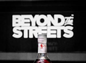 轩尼诗涂鸦球场惊喜亮相BEYOND THE STREETS大型街头文化展览