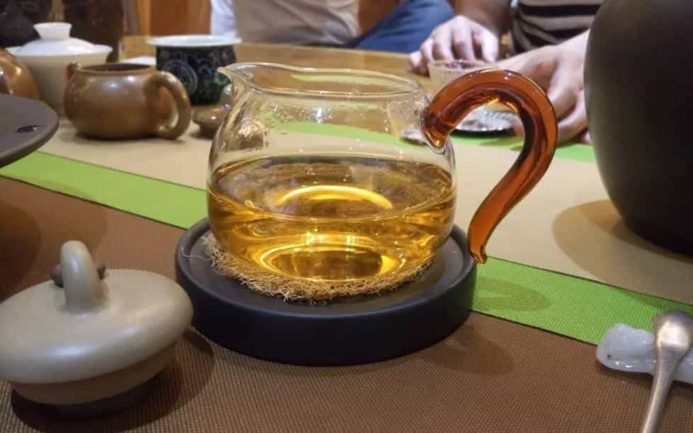 台地茶和古树茶的区别照片