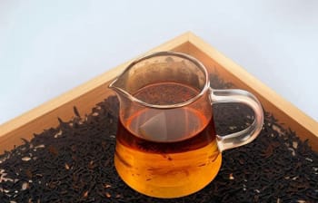 探寻红茶品质的秘密：茶叶、产地和制作工艺的完美结合