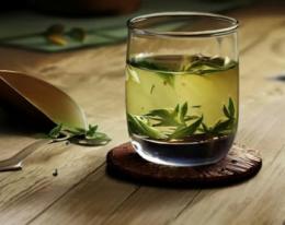 喝绿茶引发心慌症状的原因及应对方法
